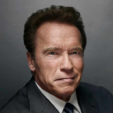 Arnold Schwarzenegger (อาร์โนลด์ ชวาร์เซเน็กเกอร์)